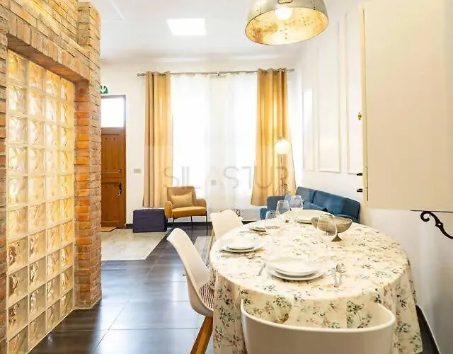 La Casina De Cimadevilla By Silastur * 希洪